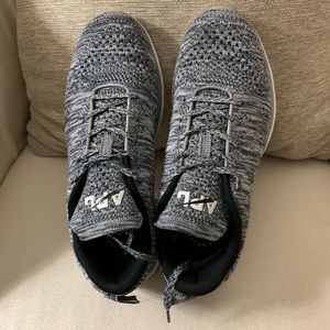 APL TechLoom Pro Sneakers
